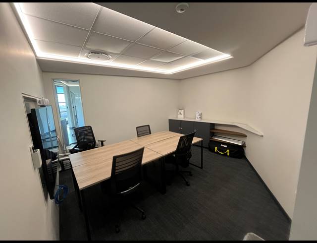703M² OFFICE TO LET IN WOODSTOCK